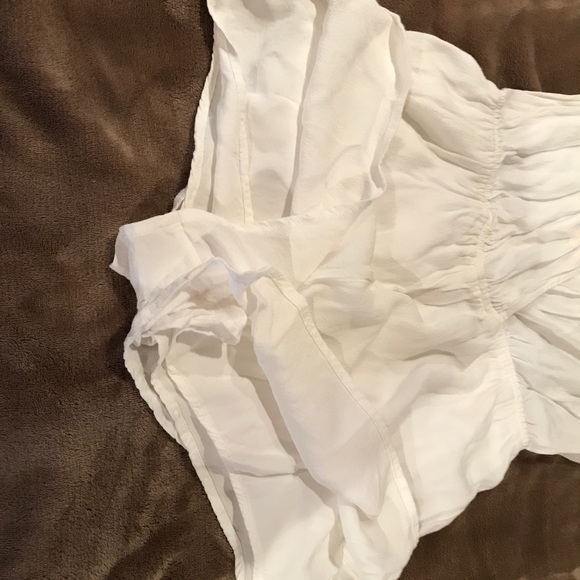 NWT White Crochet Lace Back Romper Size M - Picture 7 of 8